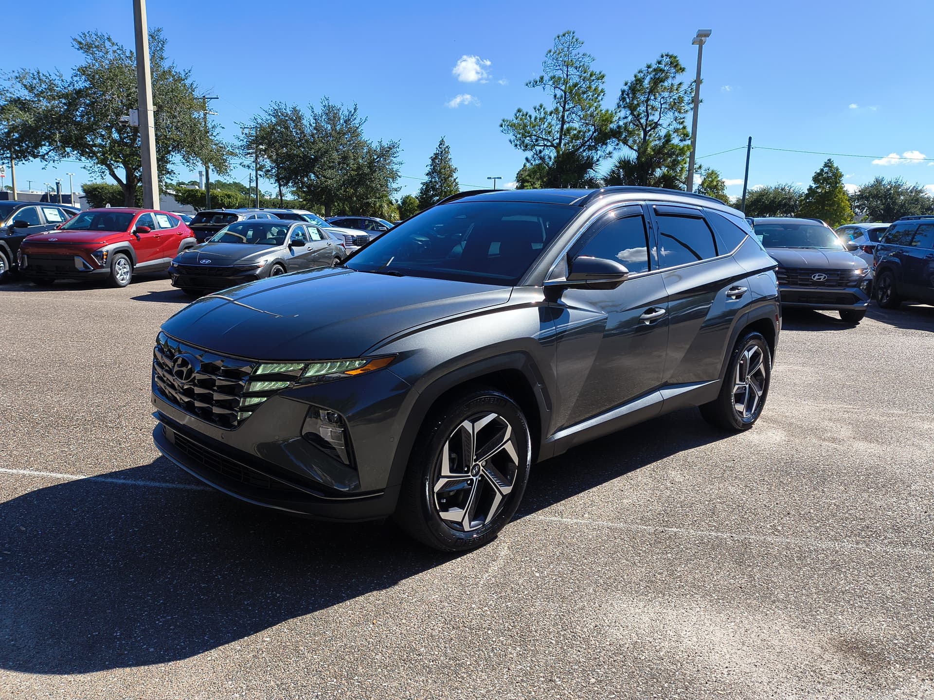 2024 Hyundai Tucson Hybrid Limited — photo 1 of 37