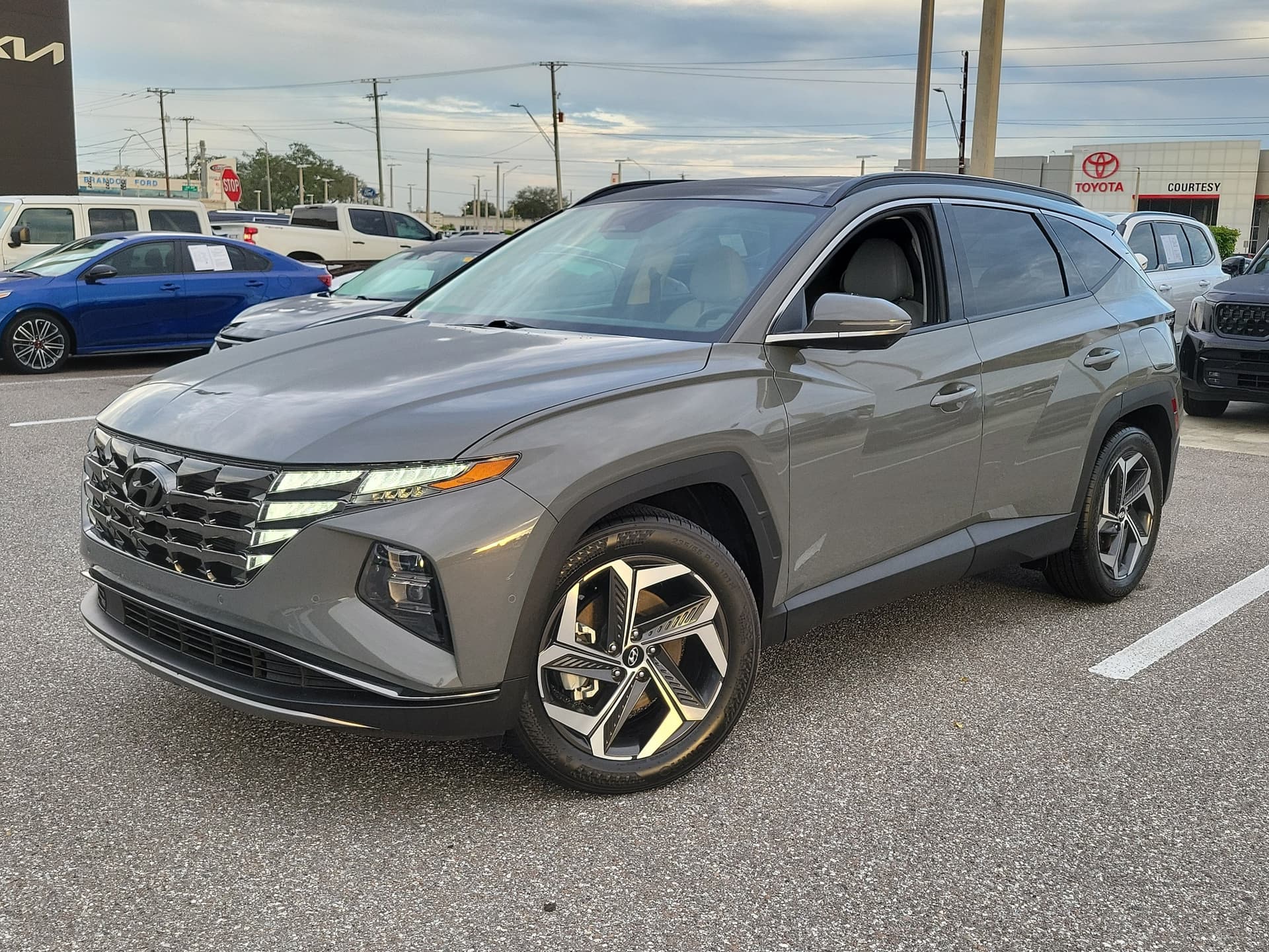 2024 Hyundai Tucson Limited — photo 1 of 32