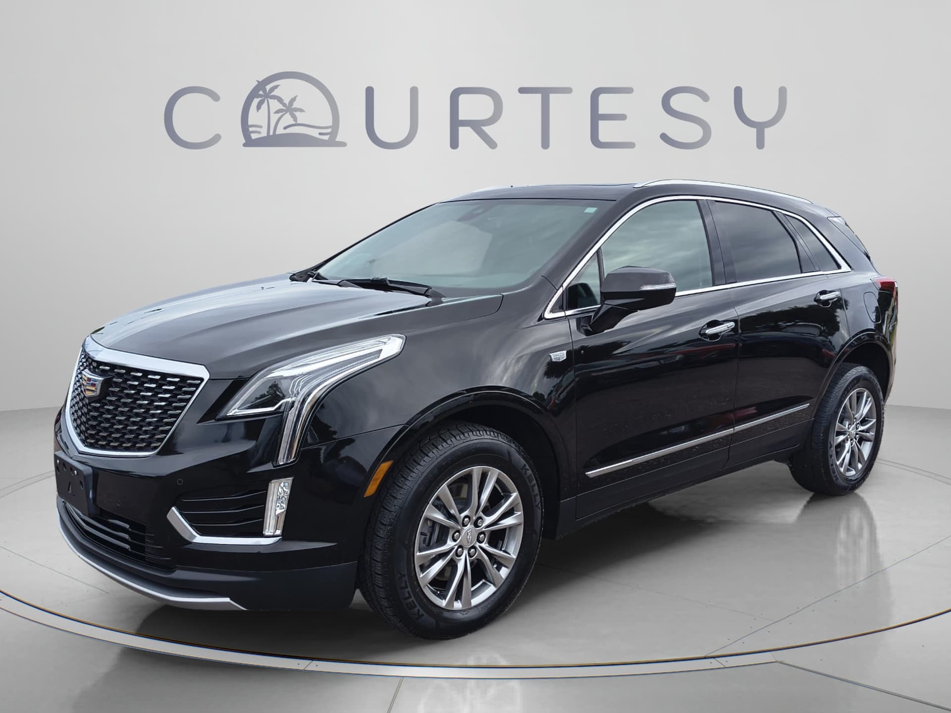2020 Cadillac XT5 Premium Luxury FWD — photo 1 of 36