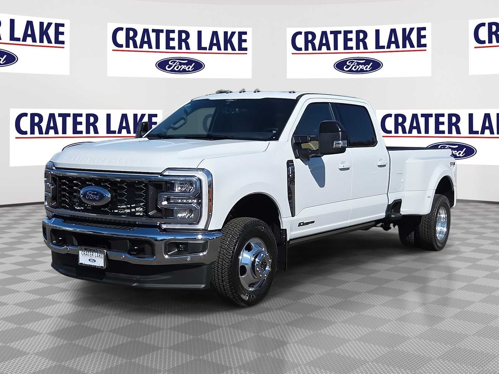 2026 Ford Super Duty F-350 DRW LARIAT — photo 1 of 29