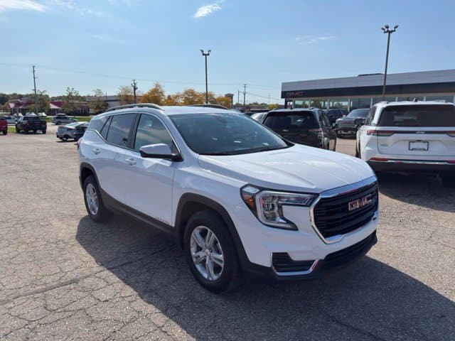 2024 GMC Terrain SLE — photo 1 of 7