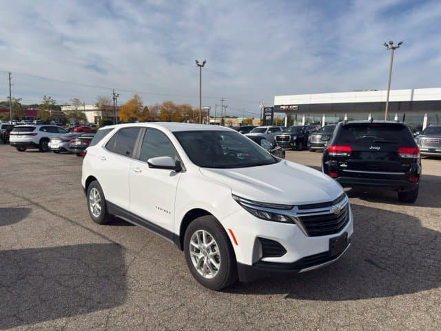 2024 Chevrolet Equinox LT — photo 1 of 7