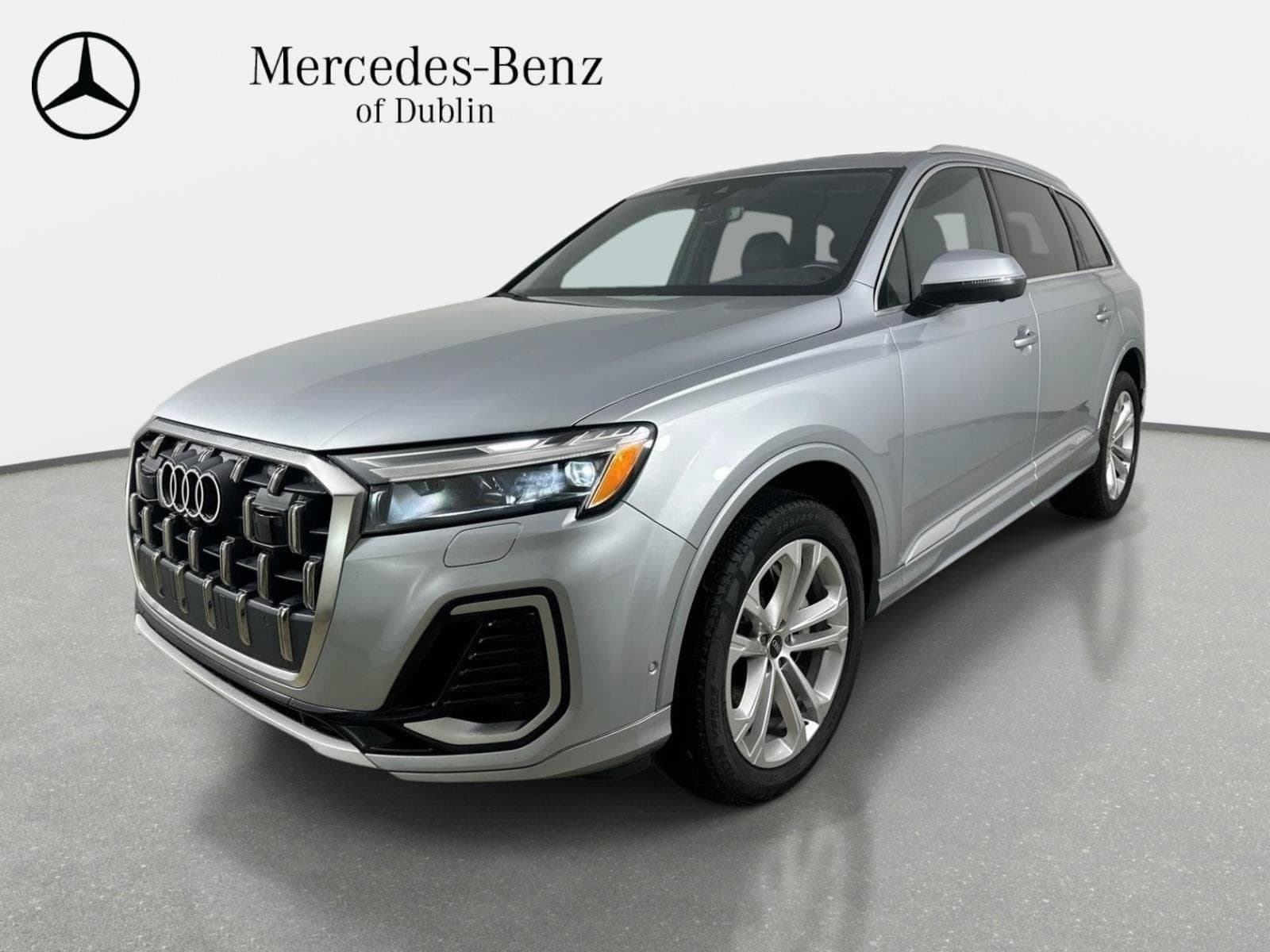 2025 Audi Q7 Base — photo 1 of 43