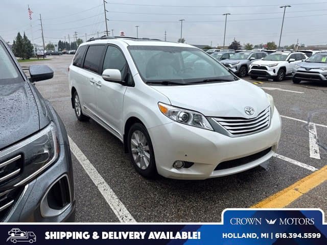 2013 Toyota Sienna Base — photo 1 of 17