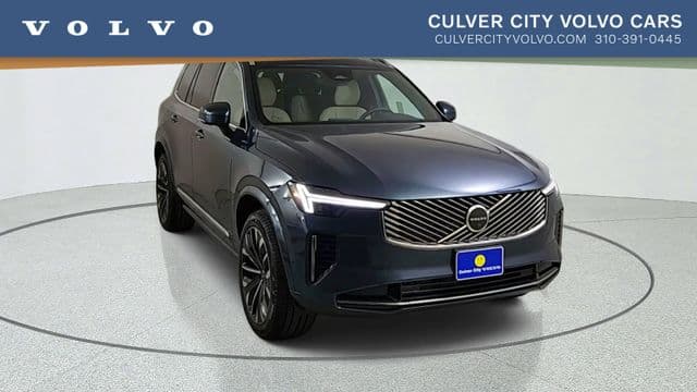 2027 Volvo XC90 Base — photo 1 of 46