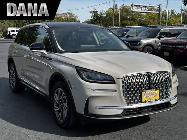 2023 Lincoln Corsair Standard — photo 1 of 48