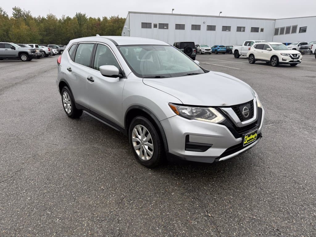 2017 Nissan Rogue Base — photo 1 of 8
