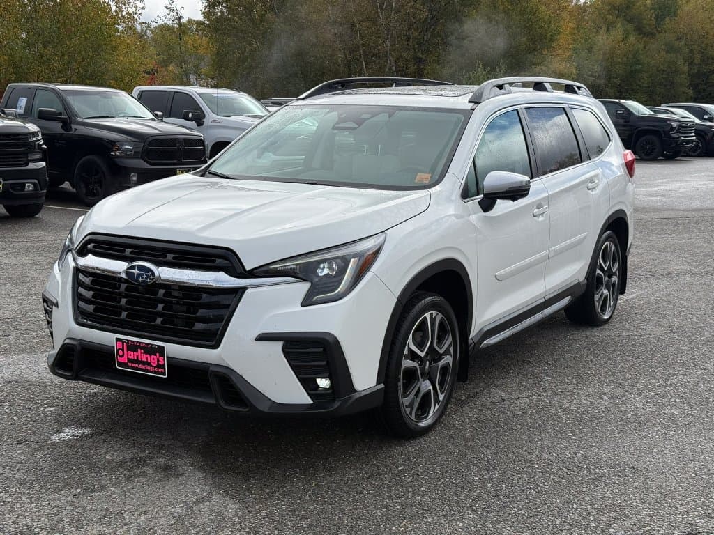 2023 Subaru Ascent Limited — photo 1 of 10