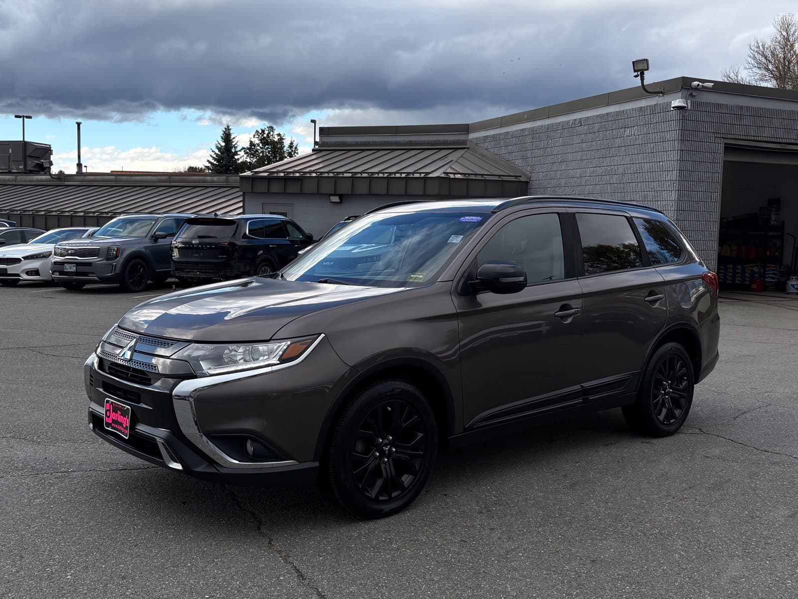 2019 Mitsubishi Outlander LE — photo 1 of 5
