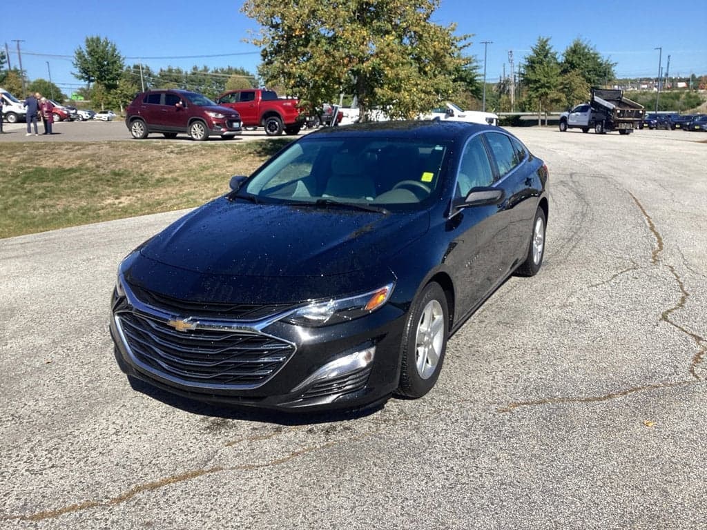 2024 Chevrolet Malibu LS — photo 1 of 5