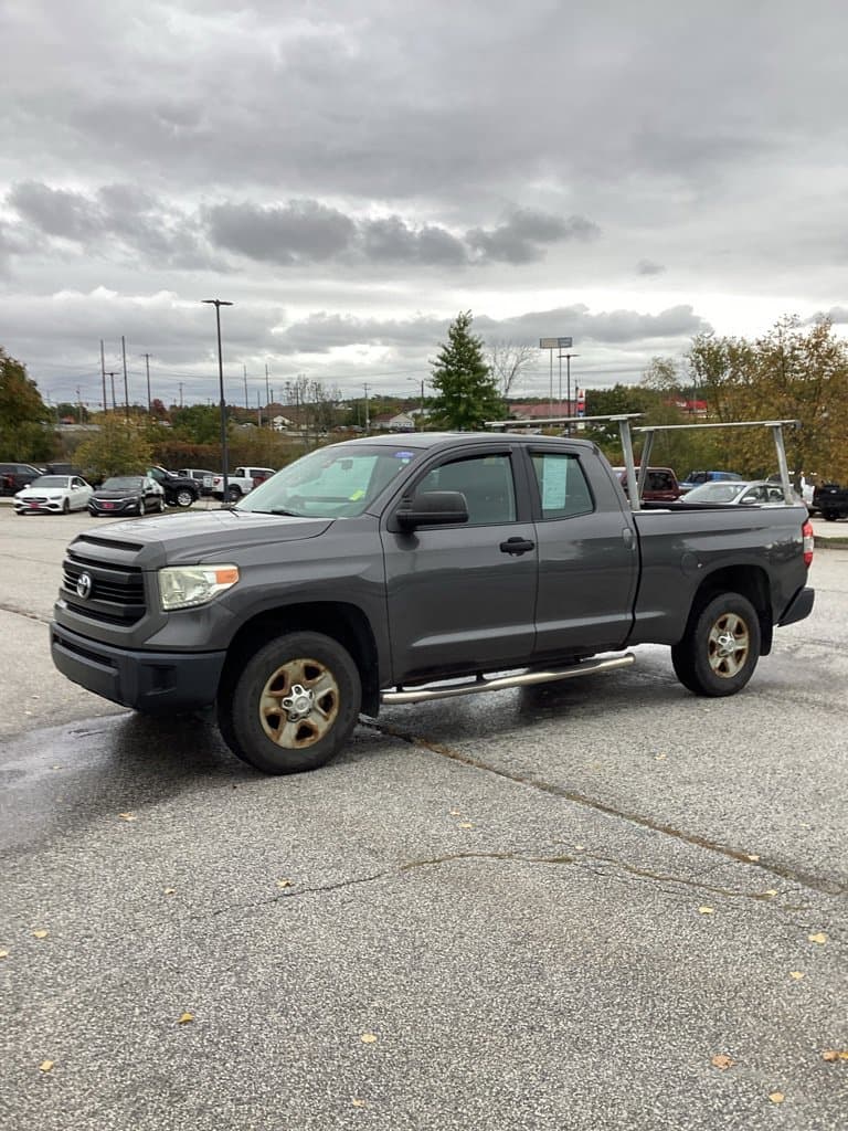 2014 Toyota Tundra 4WD Truck Base — photo 1 of 12