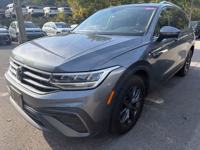2023 Volkswagen Tiguan SE — photo 1 of 21