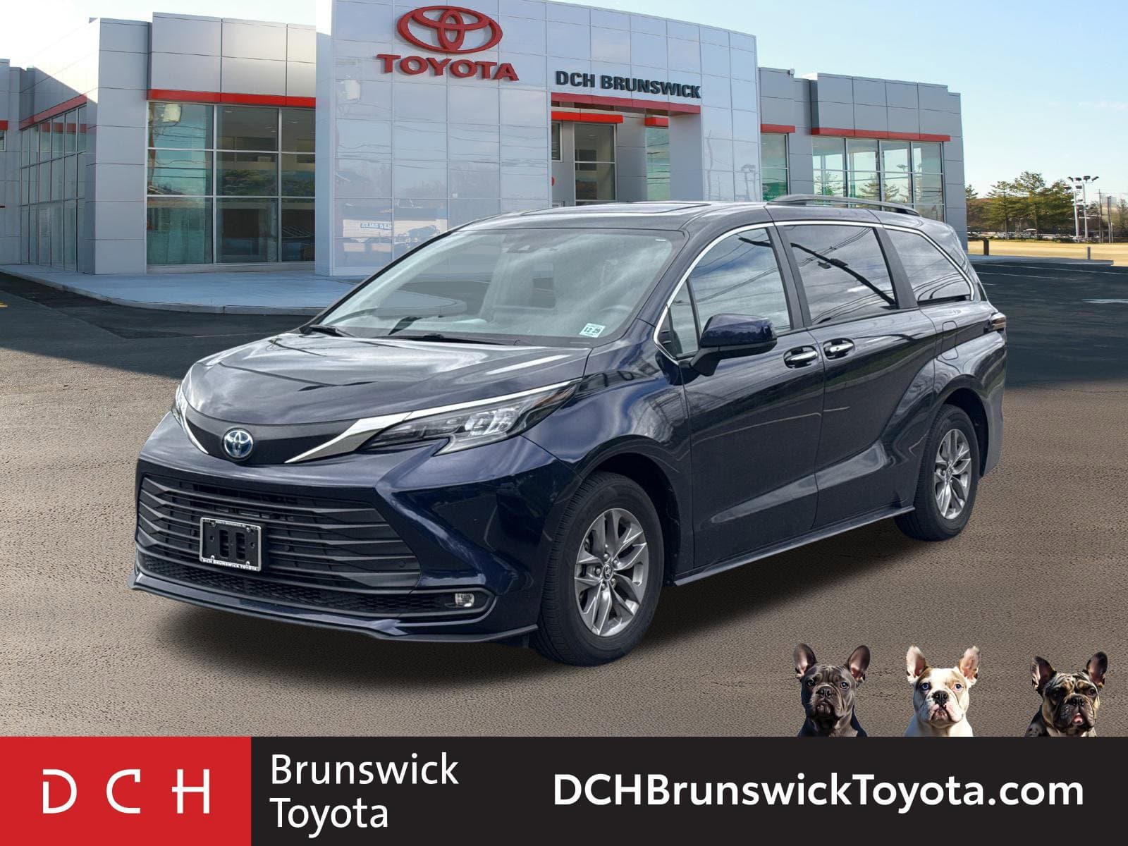 2025 Toyota Sienna XLE — photo 1 of 34