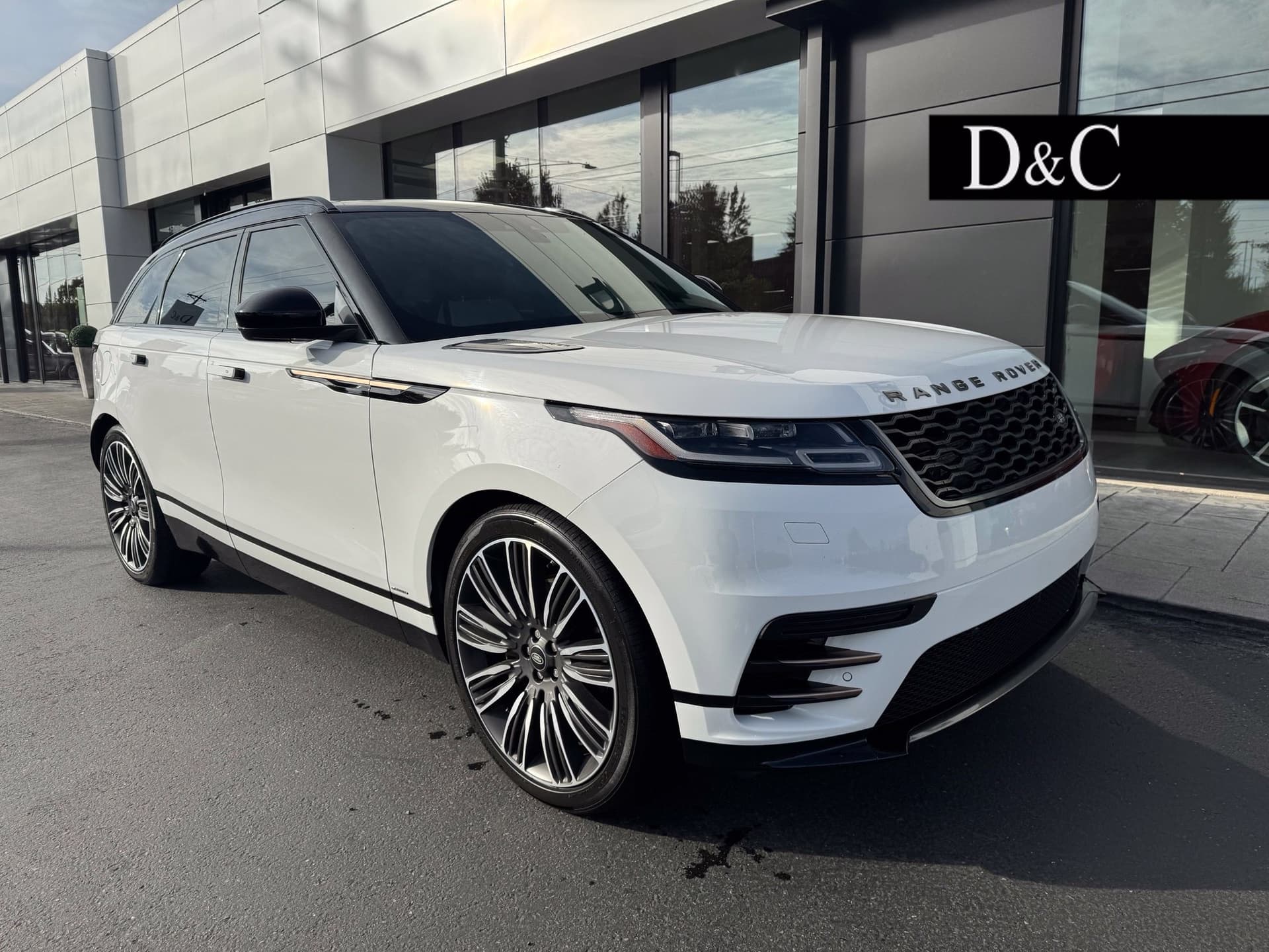 2020 Land Rover Range Rover Velar Base — photo 1 of 4