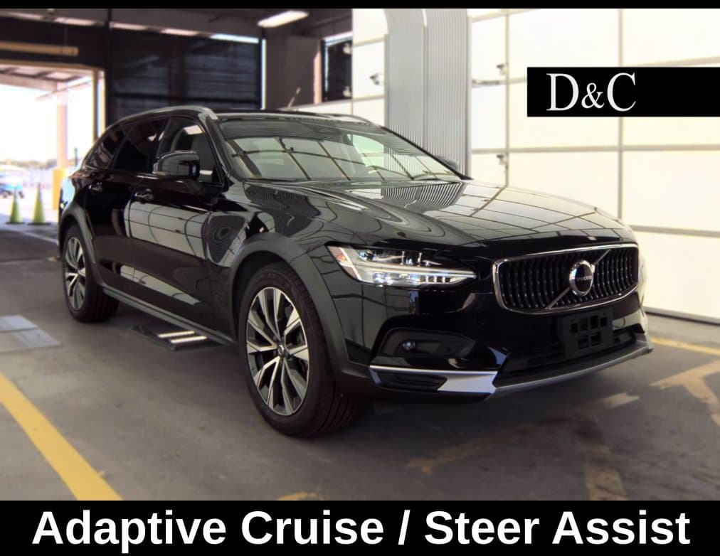 2022 Volvo V90 Cross Country Base — photo 1 of 13