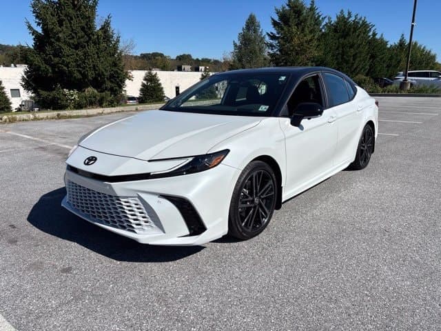 2025 Toyota Camry XSE — photo 1 of 5
