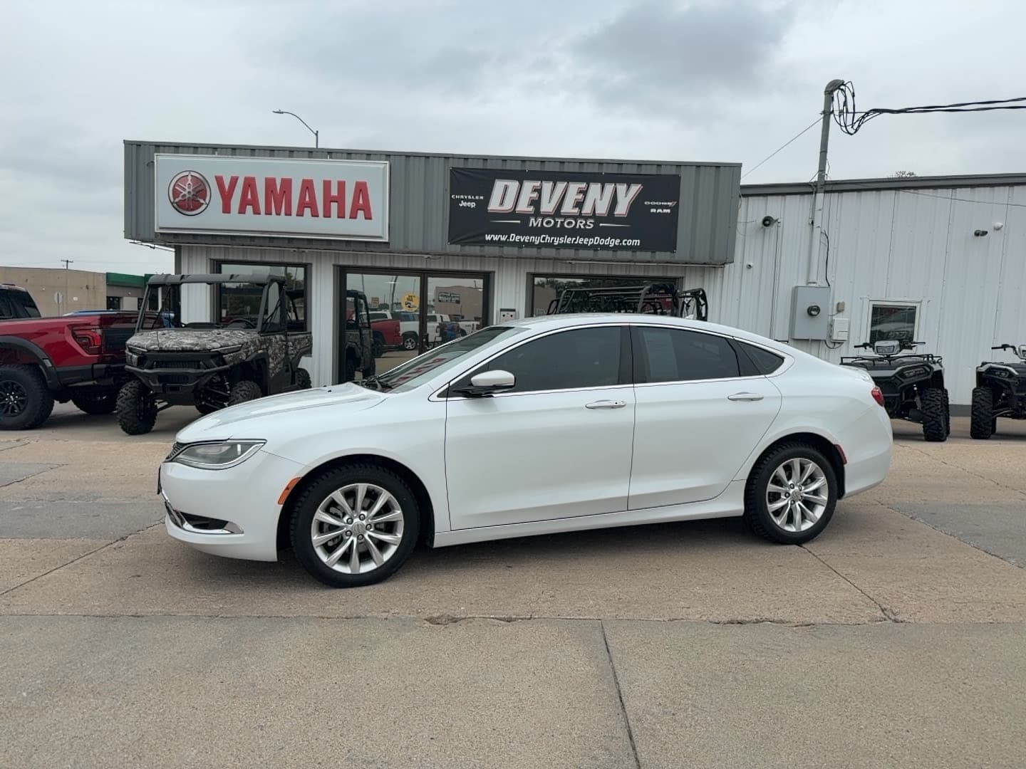 2015 Chrysler 200 C — photo 1 of 22