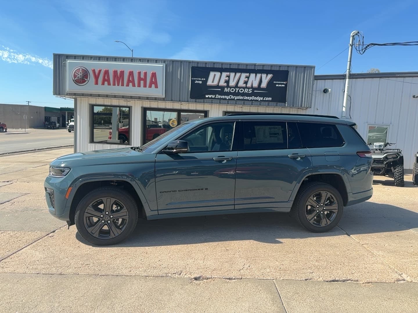 2027 Jeep Grand Cherokee Limited Reserve — photo 1 of 34