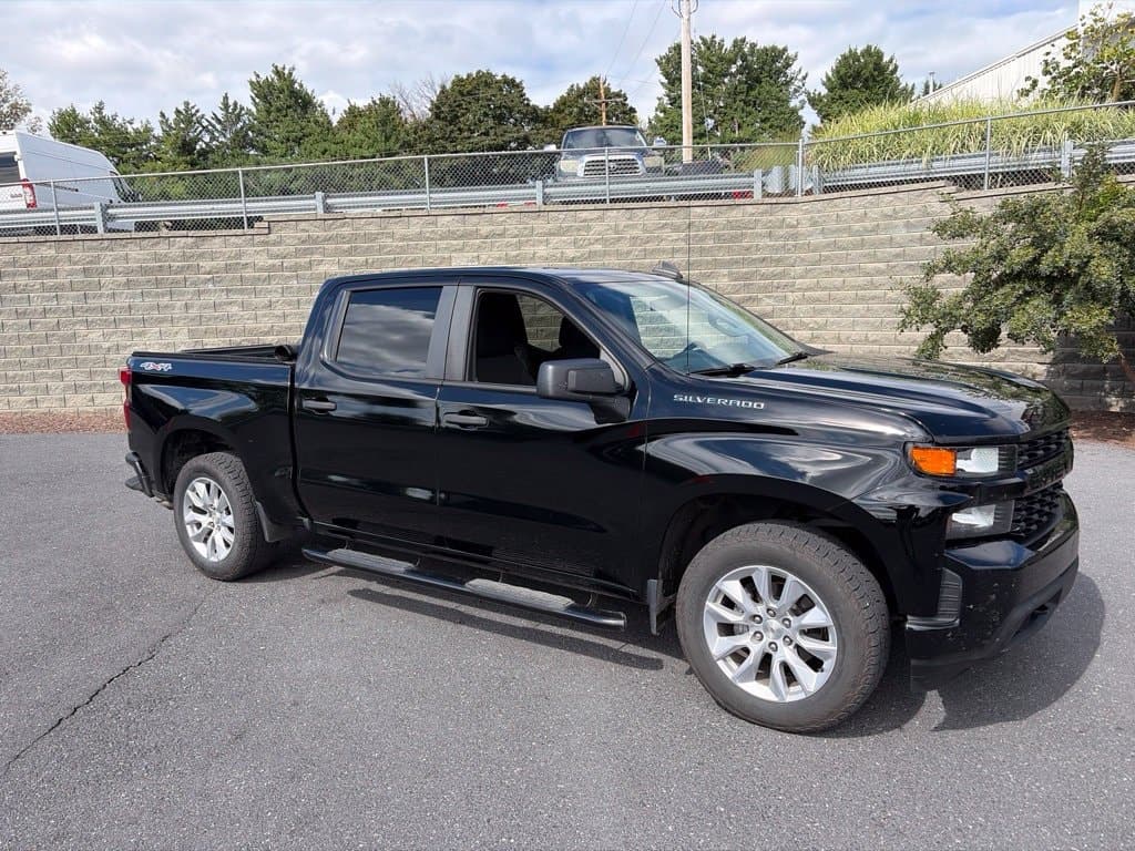 2021 Chevrolet Silverado 1500 Custom — photo 1 of 12