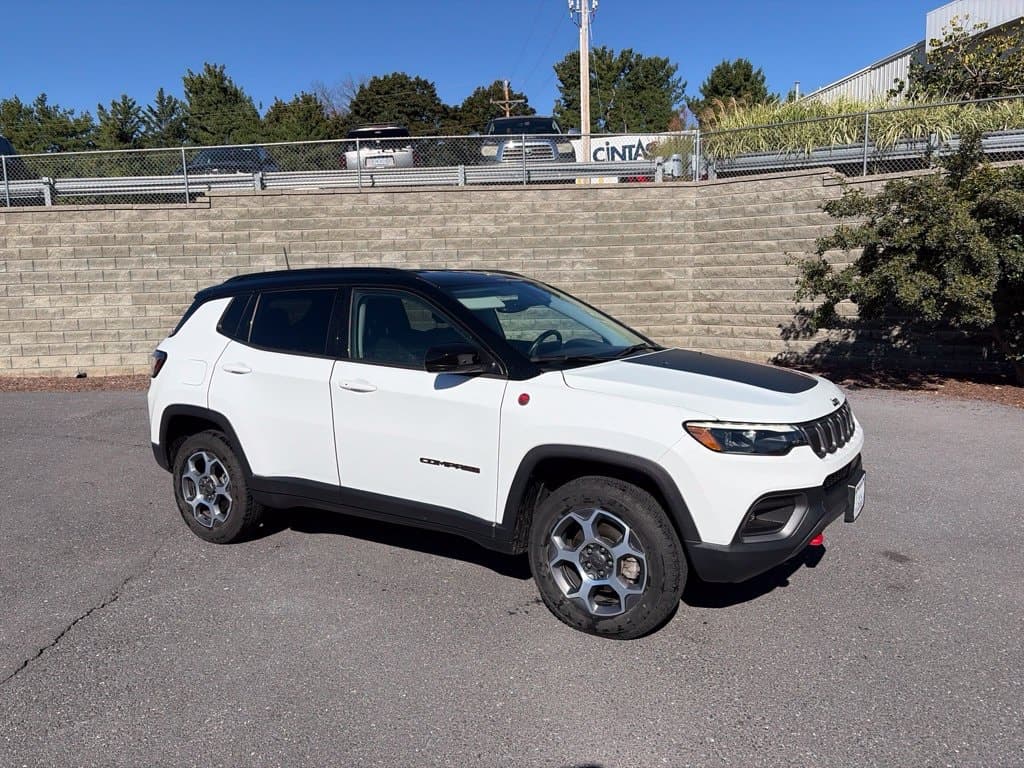 2022 Jeep Compass Trailhawk — photo 1 of 13