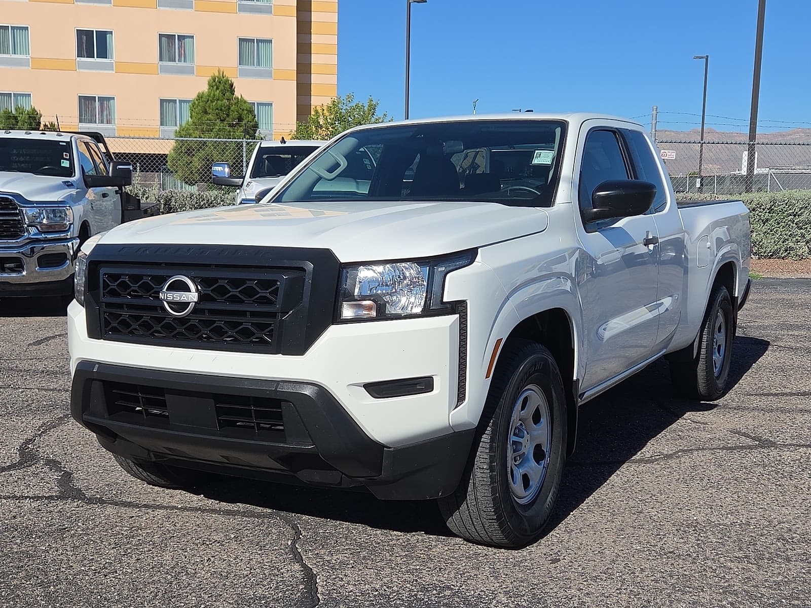 2024 Nissan Frontier S — photo 1 of 20