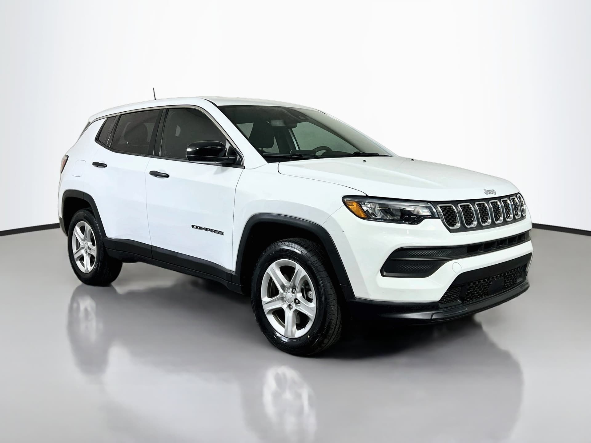 2023 Jeep Compass Sport — photo 1 of 34