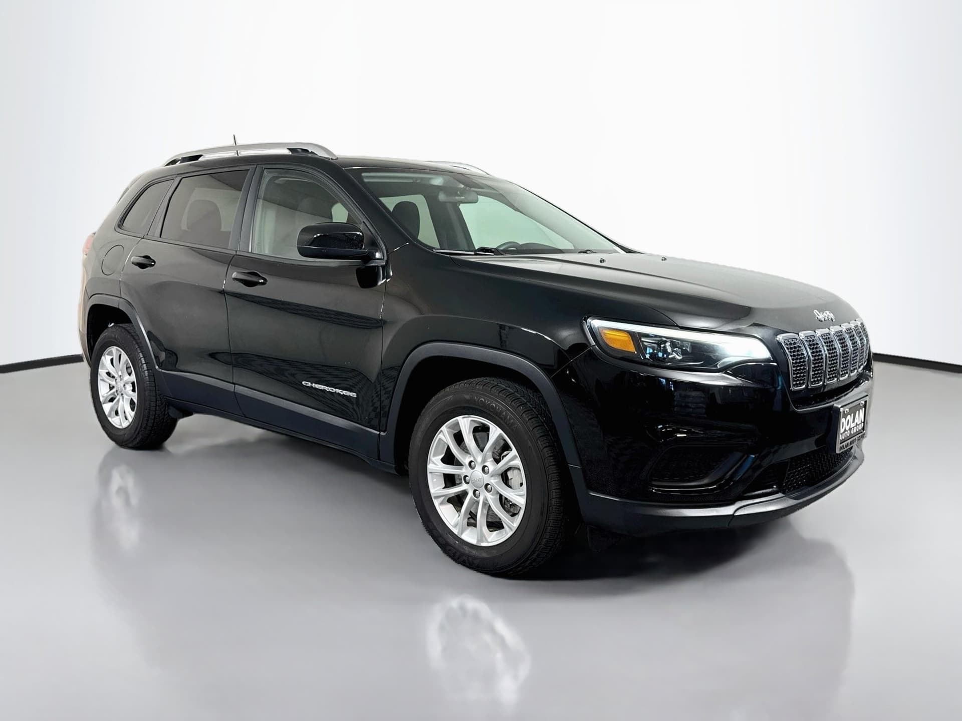 2020 Jeep Cherokee Latitude — photo 1 of 36