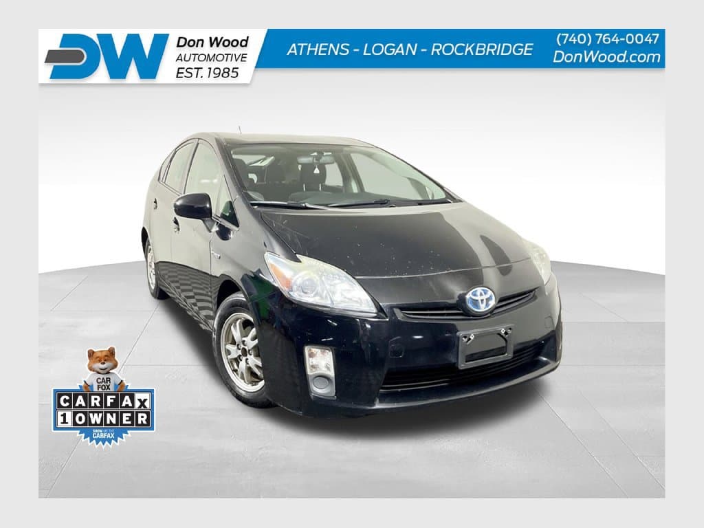 2010 Toyota Prius III — photo 1 of 39