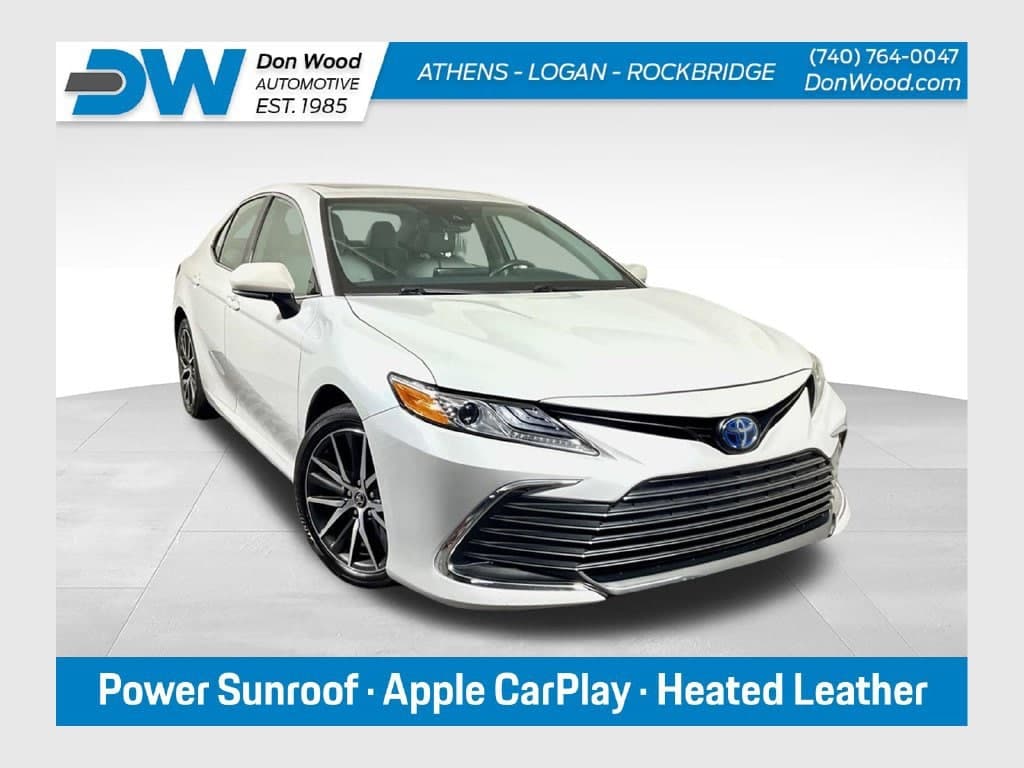 2022 Toyota Camry Hybrid XLE — photo 1 of 40