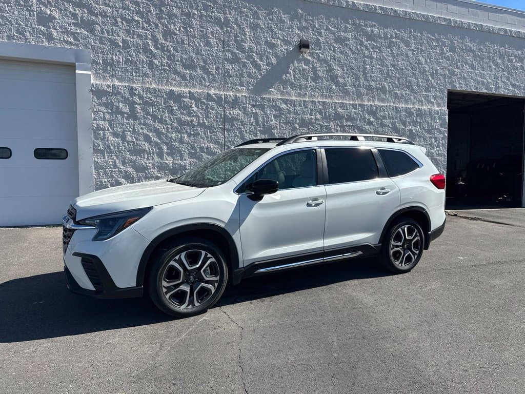 2024 Subaru Ascent Limited — photo 1 of 19