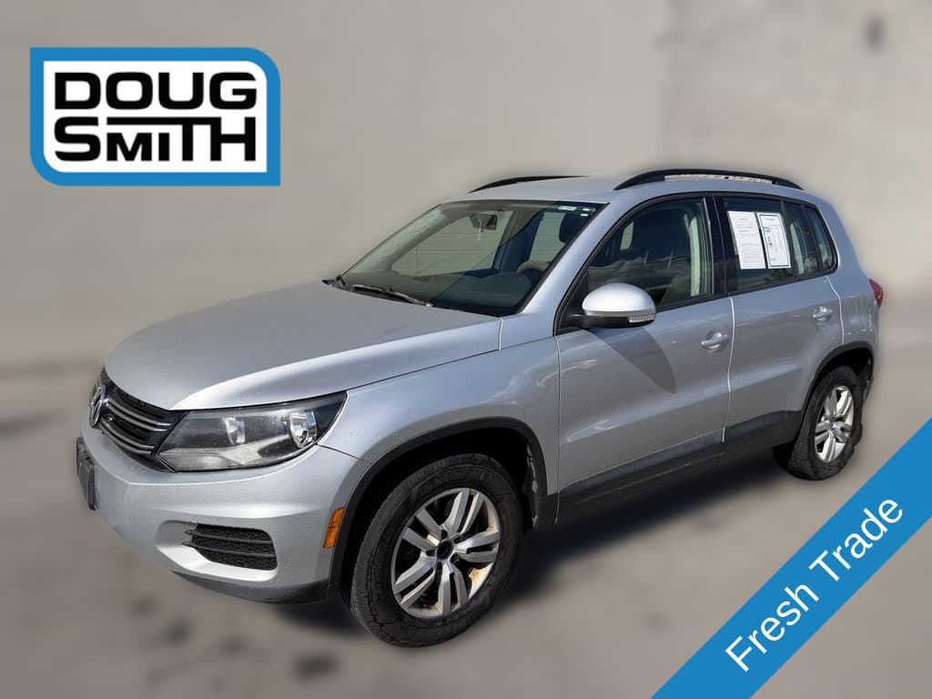 2015 Volkswagen Tiguan S — photo 1 of 11