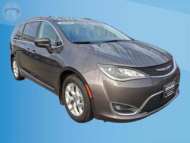 2020 Chrysler Pacifica Touring L Plus — photo 1 of 21