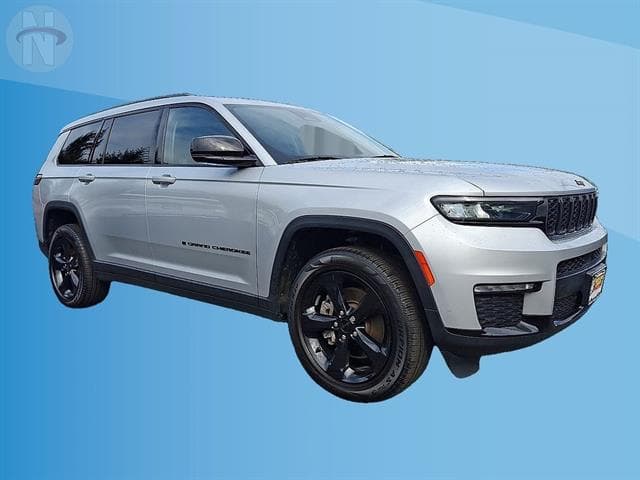 2022 Jeep Grand Cherokee L Limited — photo 1 of 12