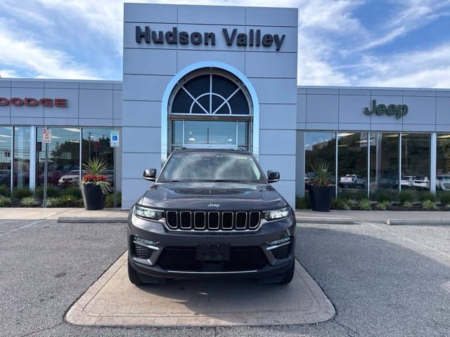 2022 Jeep Grand Cherokee Limited — photo 1 of 25