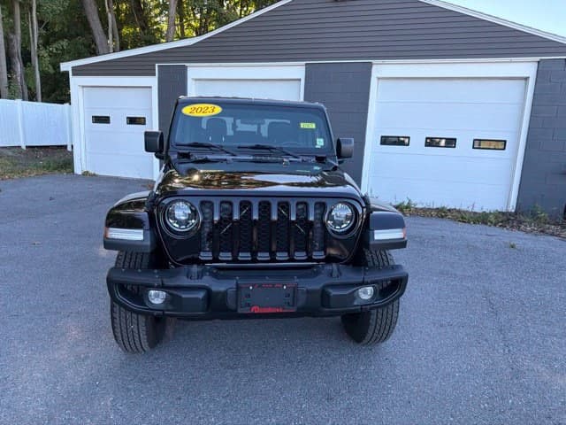 2023 Jeep Gladiator Base — photo 1 of 18