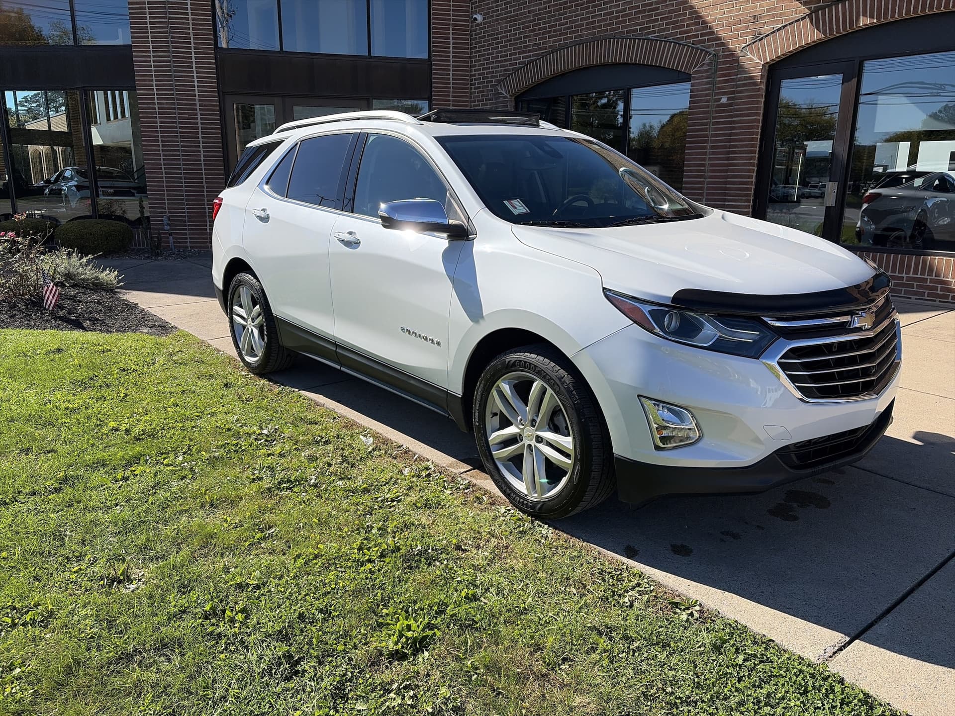 2019 Chevrolet Equinox Base — photo 1 of 24