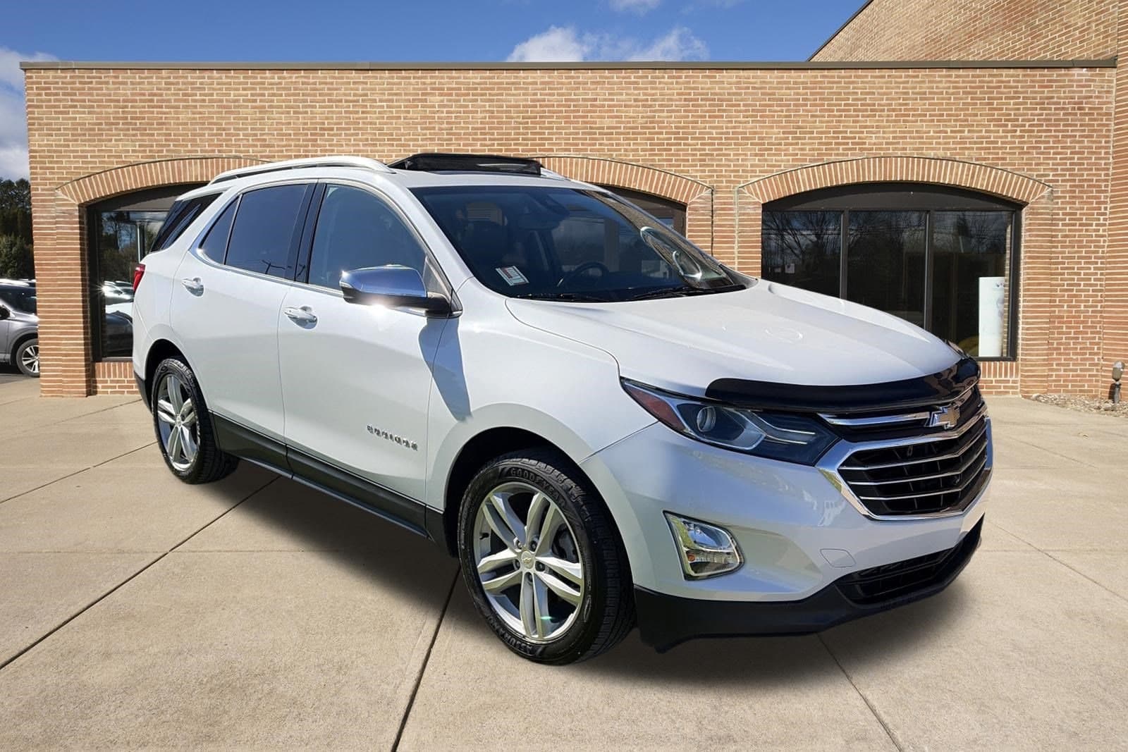 2019 Chevrolet Equinox Base — photo 1 of 24