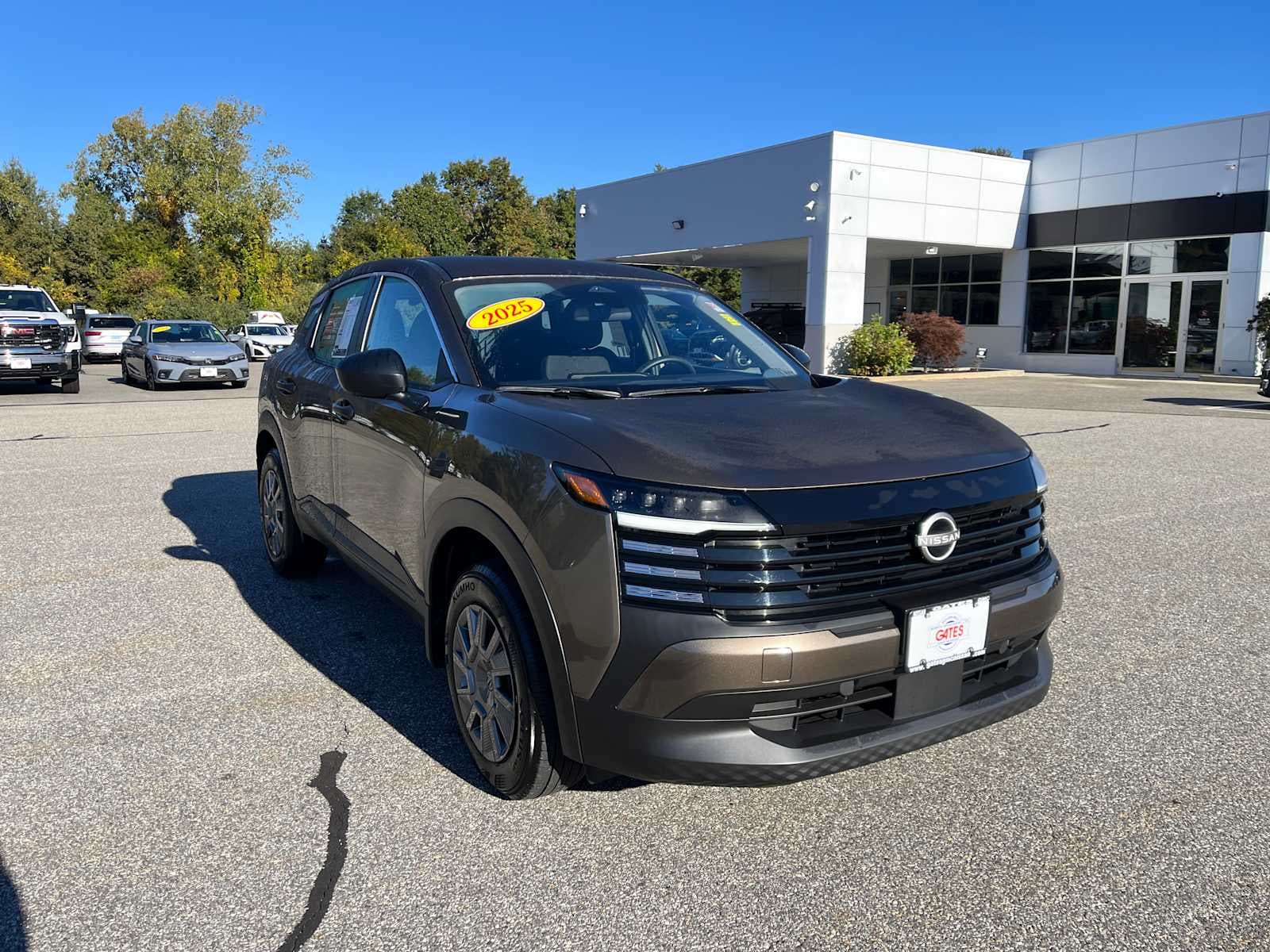 2025 Nissan Kicks S — photo 1 of 19