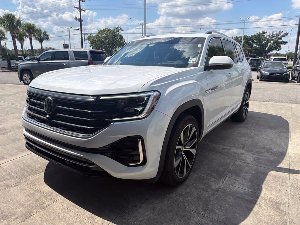 2025 Volkswagen Atlas 2.0T SEL Premium R-Line — photo 1 of 11