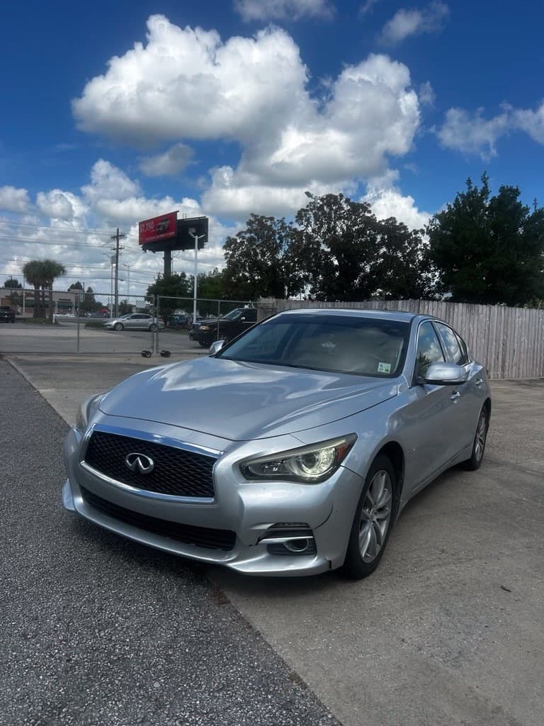 2015 INFINITI Q50 Base — photo 1 of 9