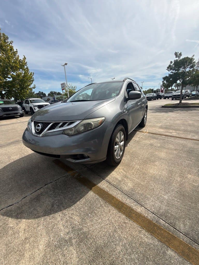 2013 Nissan Murano SV — photo 1 of 6