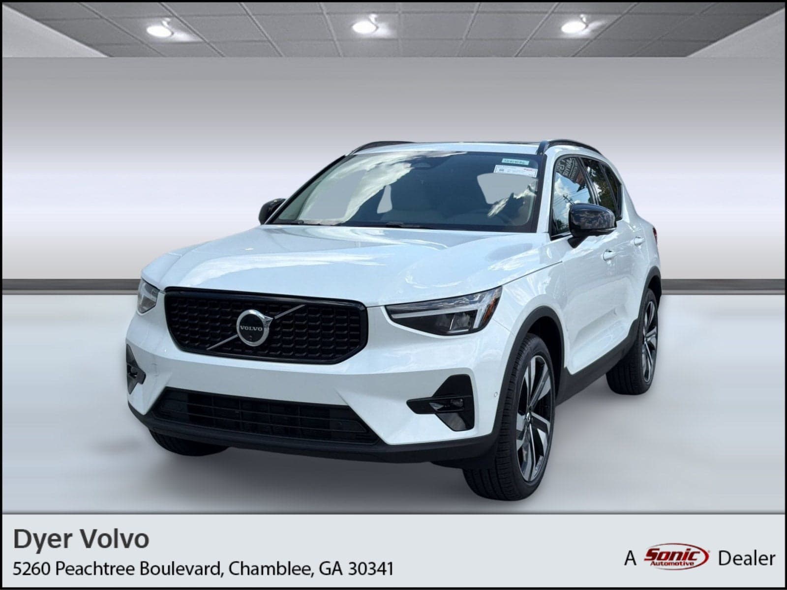 2026 Volvo XC40 Base — photo 1 of 31