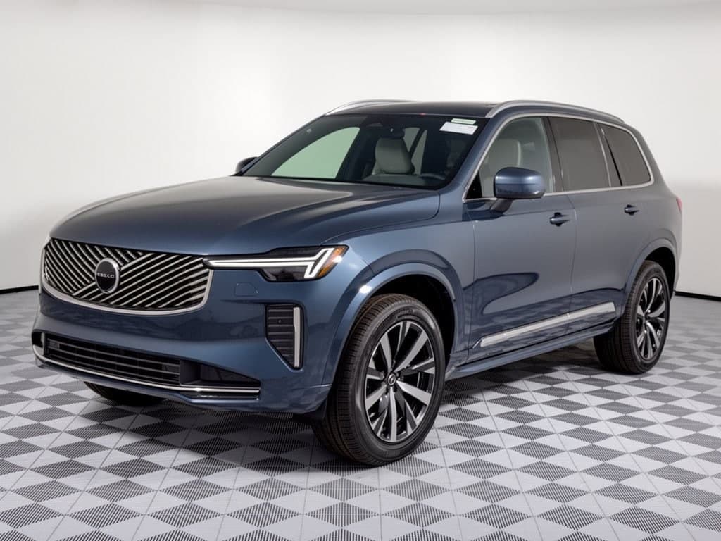 2027 Volvo XC90 Base — photo 1 of 31