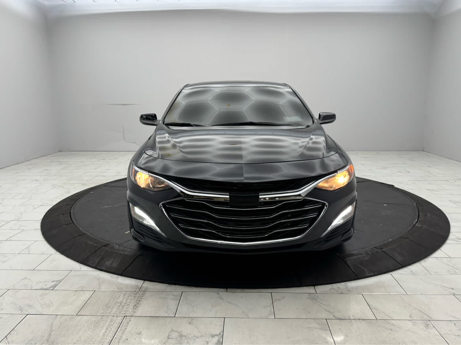 2022 Chevrolet Malibu LT — photo 1 of 27