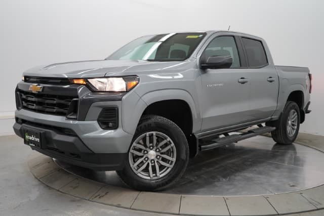 2024 Chevrolet Colorado 4WD LT — photo 1 of 55