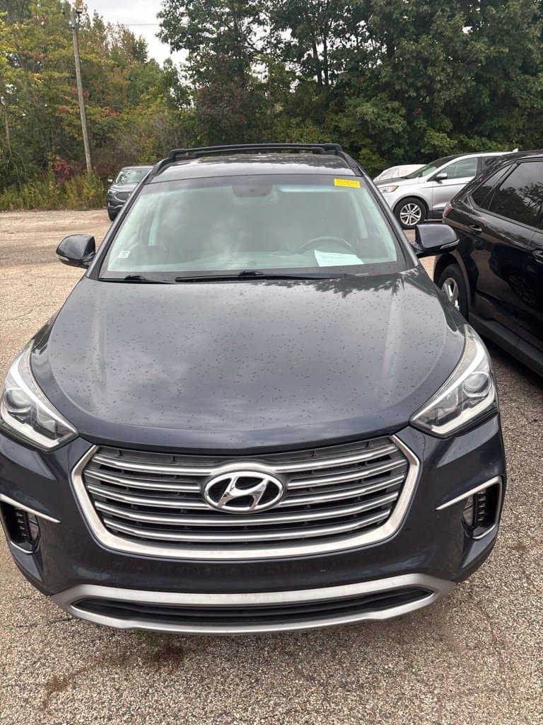 2017 Hyundai Santa Fe SE — photo 1 of 3