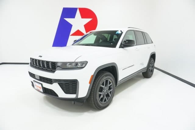 2027 Jeep Grand Cherokee Laredo Altitude — photo 1 of 53