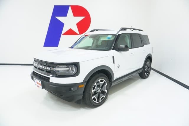 2023 Ford Bronco Sport Outer Banks — photo 1 of 41