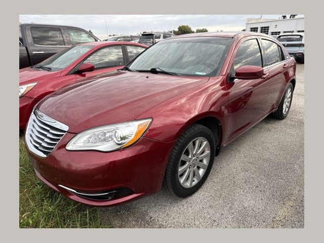 2013 Chrysler 200 Touring — photo 1 of 11