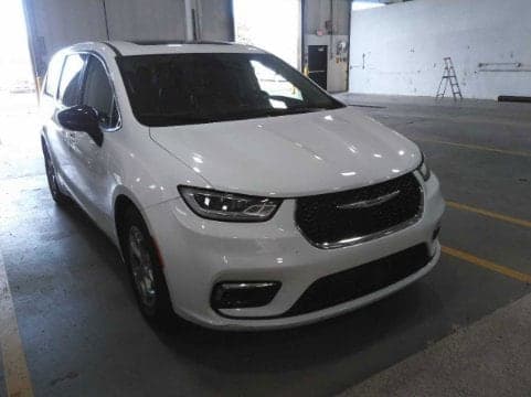 2024 Chrysler Pacifica Limited — photo 1 of 2